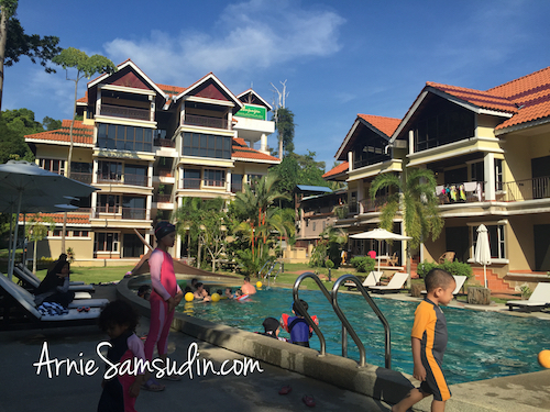 anjungan-beach-resort-pool